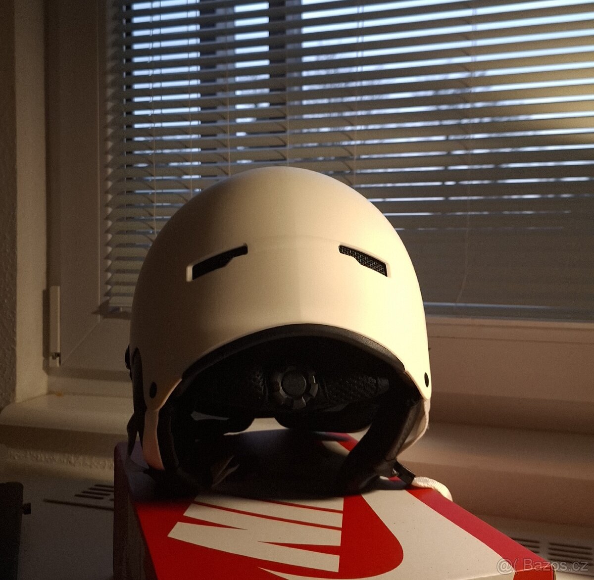 Dámská bílá lyžařská helma - 3