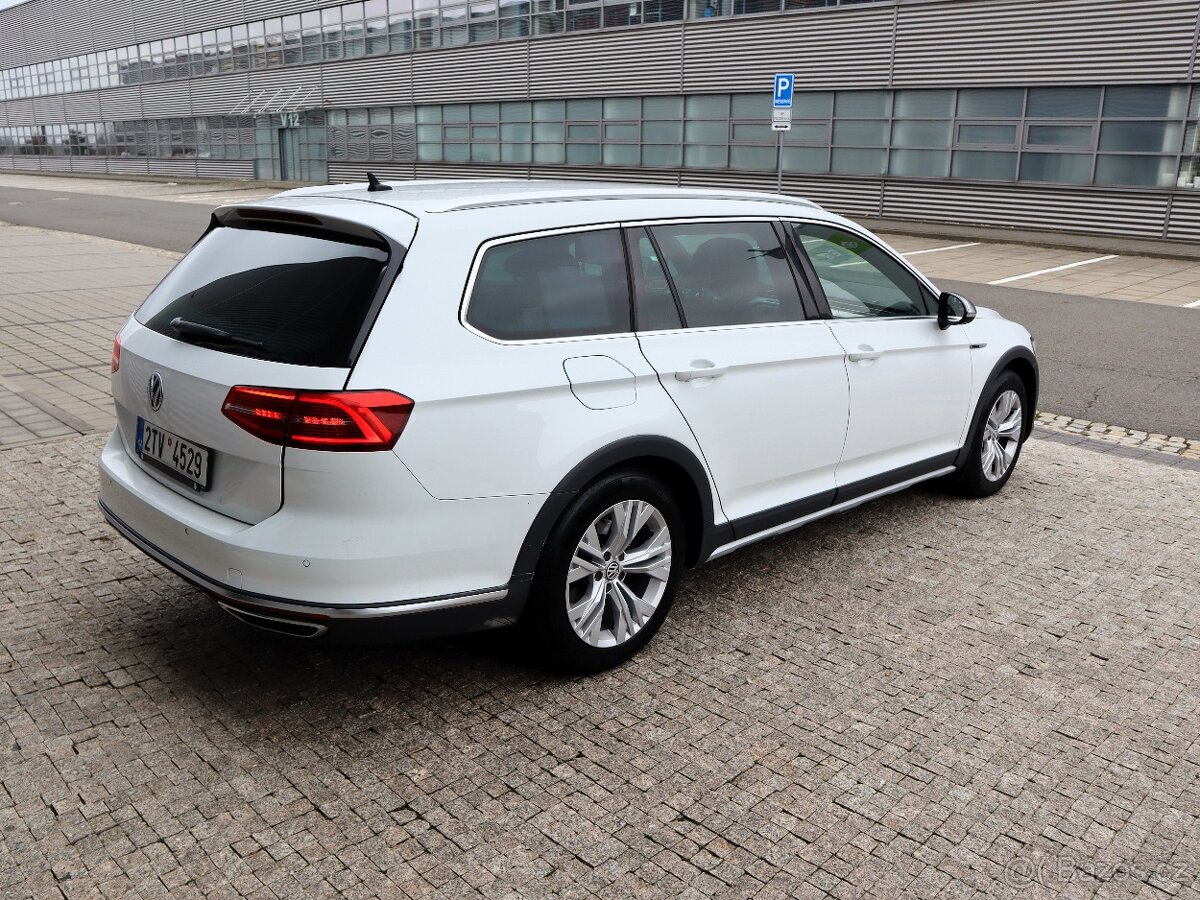Volkswagen Passat Alltrack 2.0 TDI DSG 4x4, R.11/2016 - 3