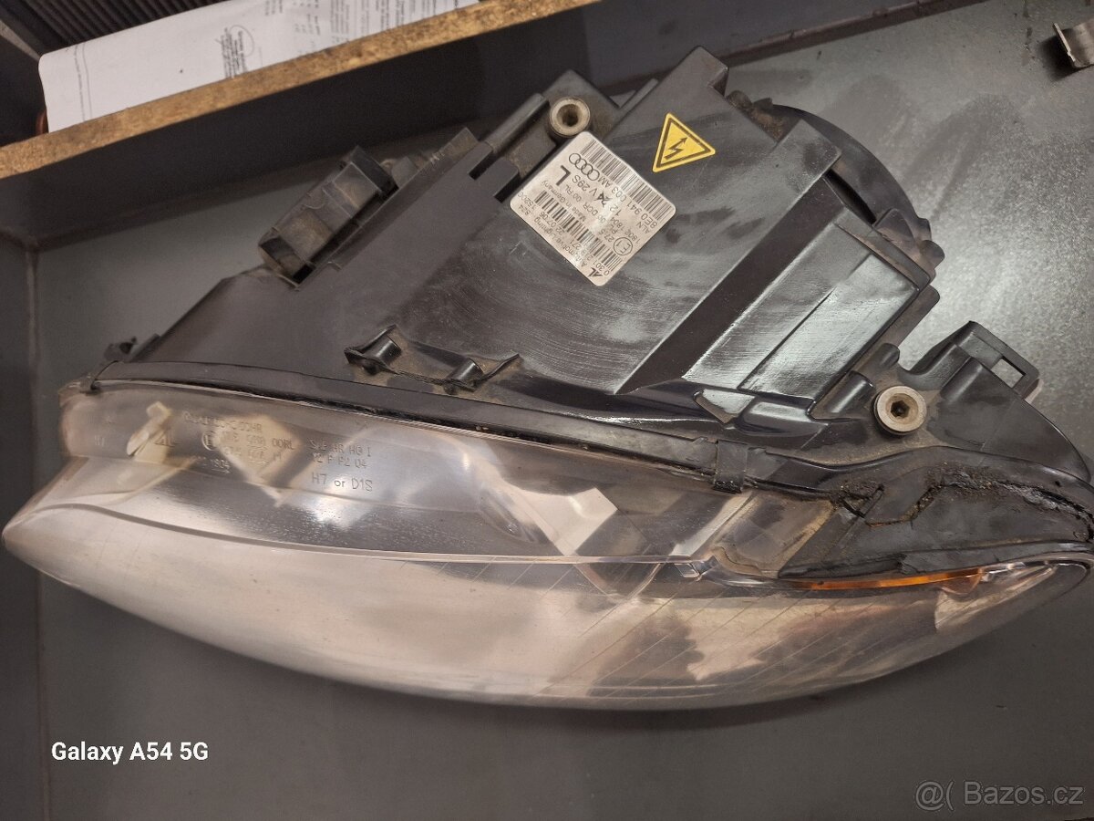 Audi A4 B7 xenon - 3