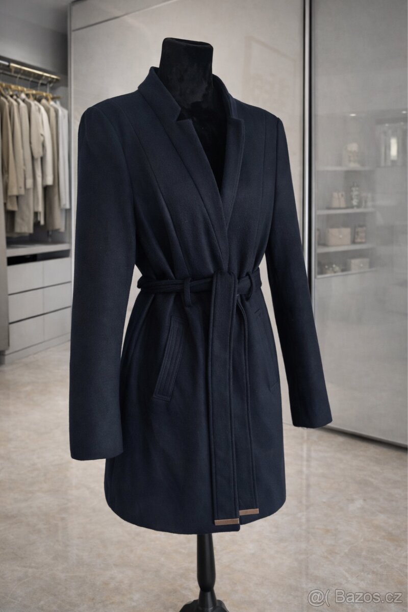 Tmave modry kabatek s vlnou vel L - 3