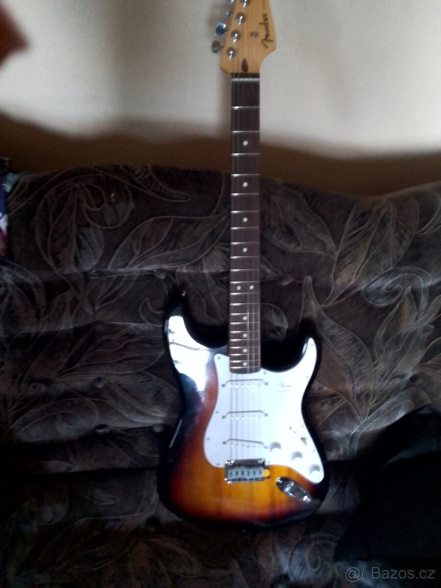Prodám Fender Stratocaster Standard - 3