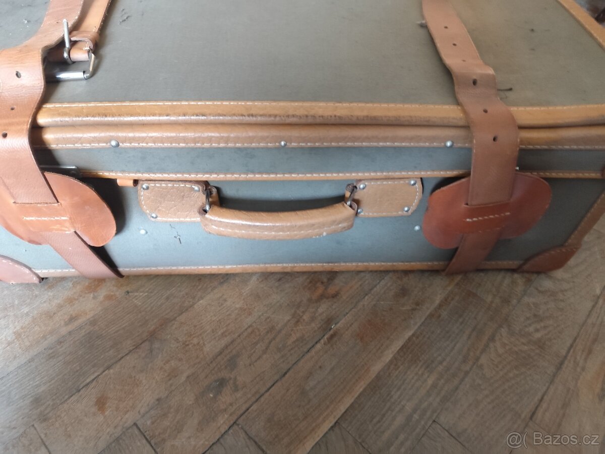 Starý kufr - 3