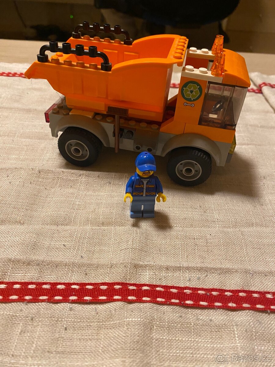 Lego set 60220 - 3