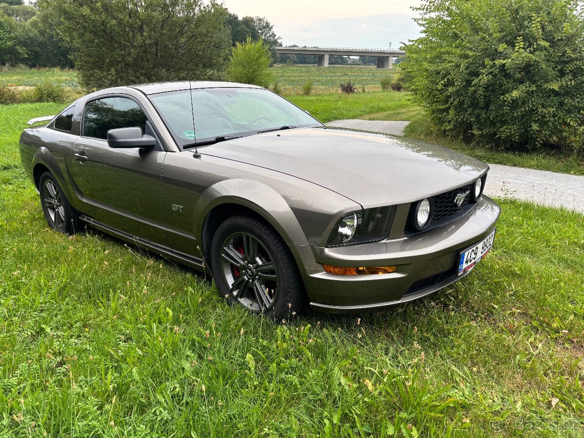 Ford Mustang 4,6 GT - 3