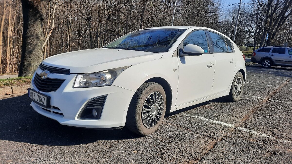 Chevrolet Cruze 1.6 hatchback - 3