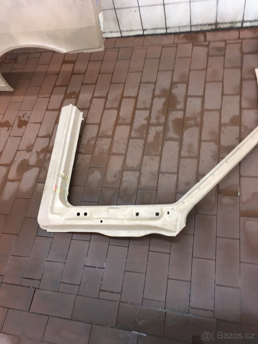 Prodám díly karoserie Fiat UNO - 3