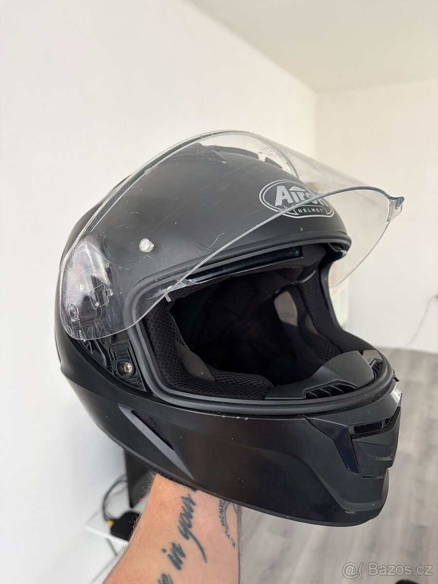 Integrální helma Airoh XL - 3