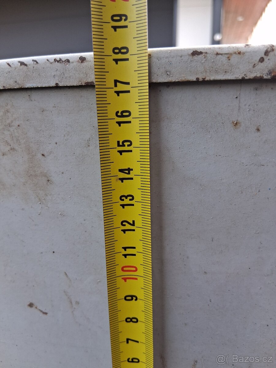 Plechová bedna box na nářadí - 3