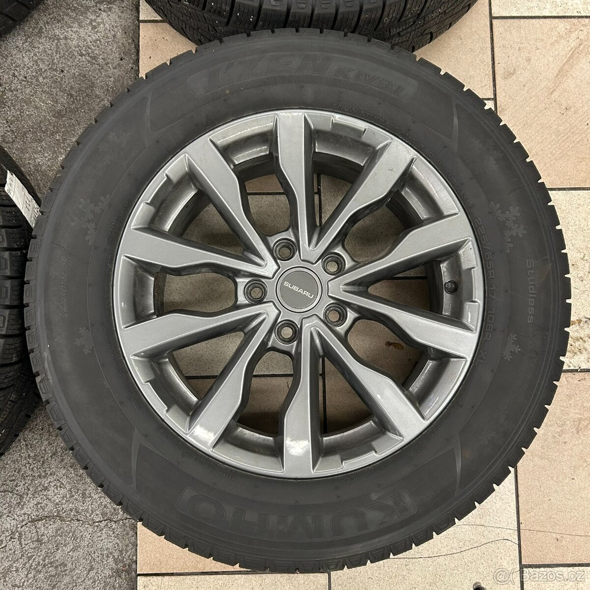 Subaru Outback zimní sada kol KUMHO 225/65/R17 - šedá - 3