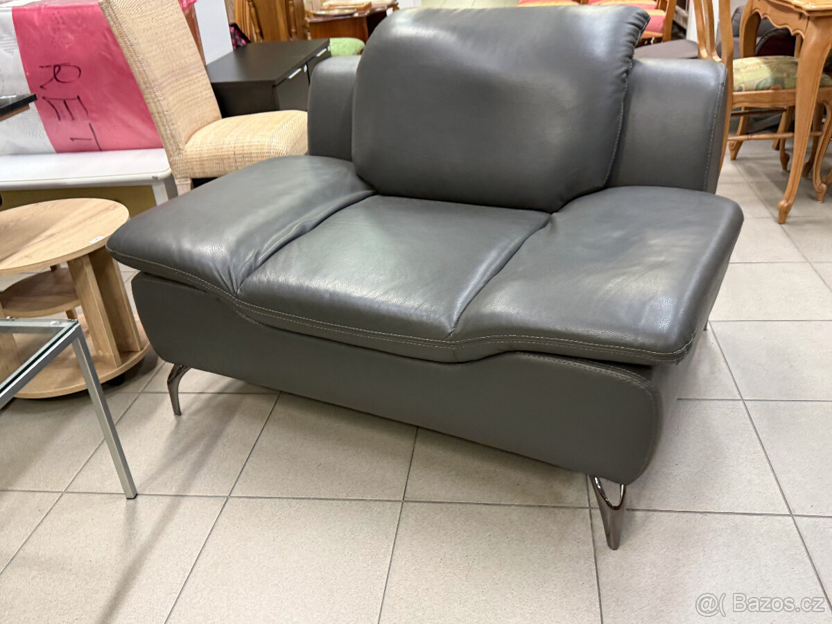 Pohodlné moderní velké křeslo - 3