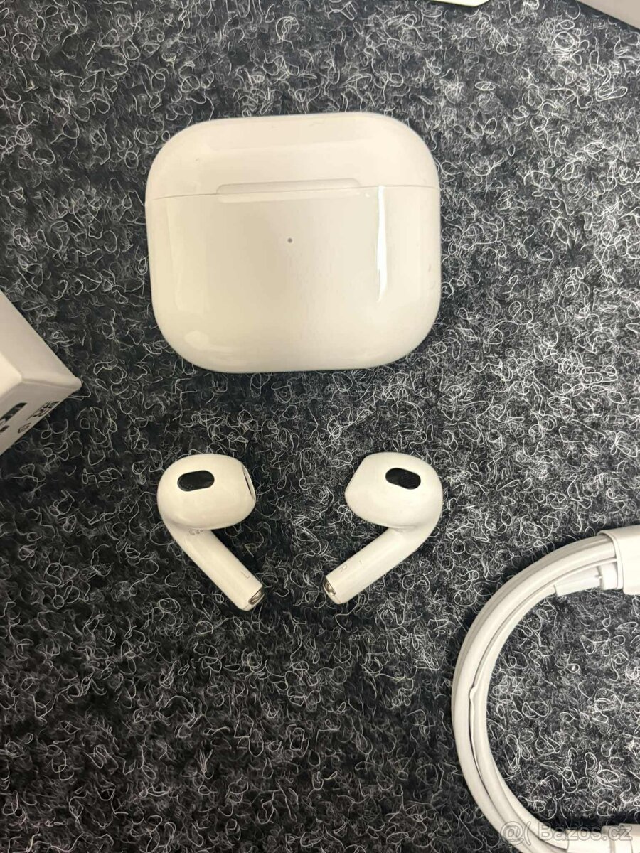 Airpods 3 generacia ( MagSafe ) - 3