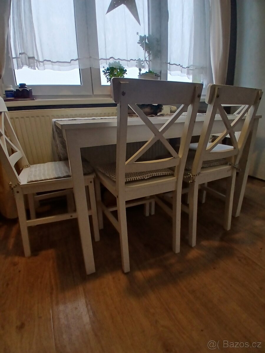 Jídelní stůl Jysk - 3