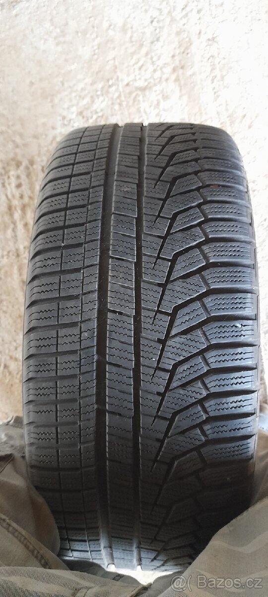 Zimní pneu 235x40R19 - 3