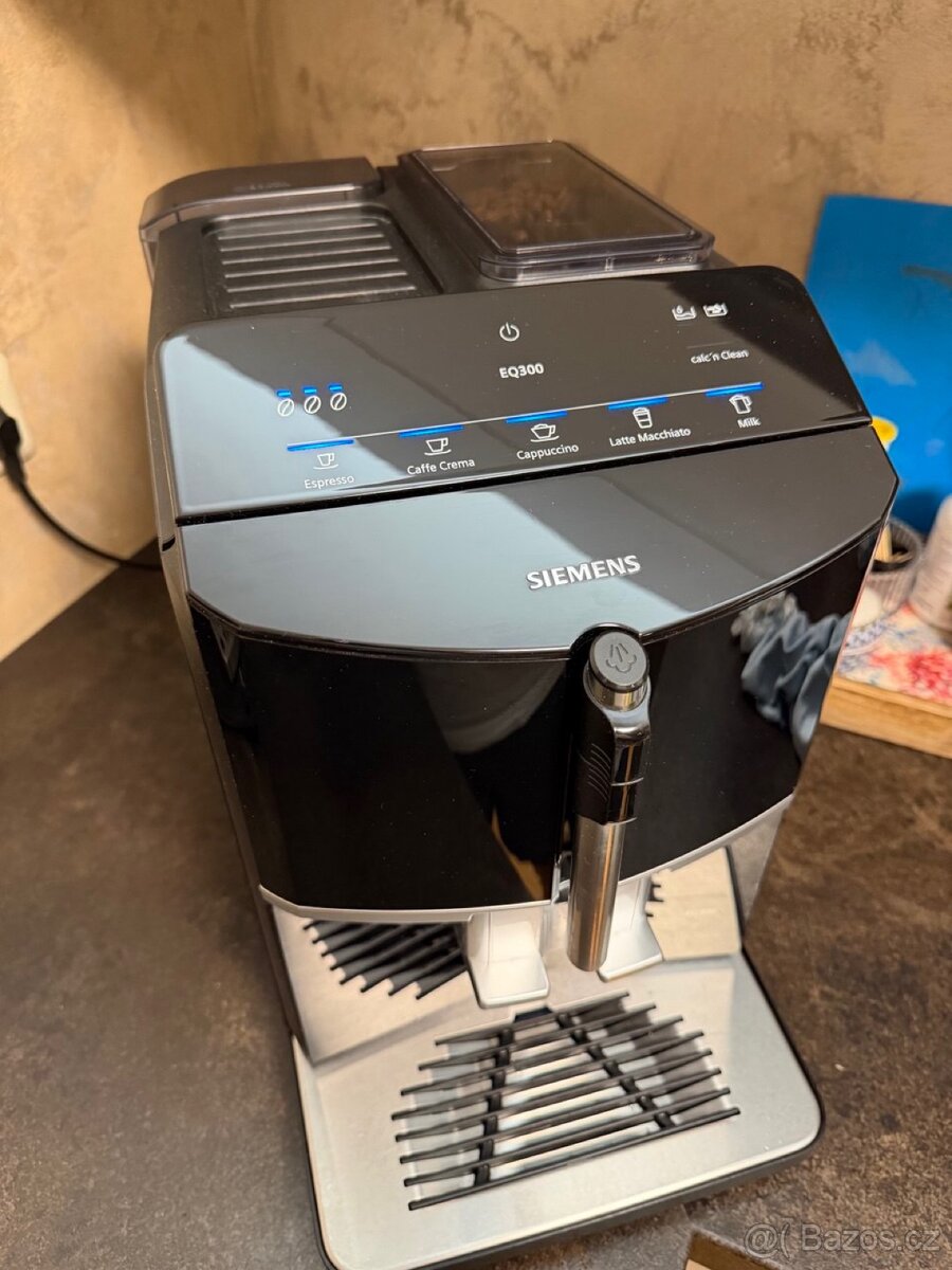 Automatický kávovar Philips Series 3200 LatteGo - 3