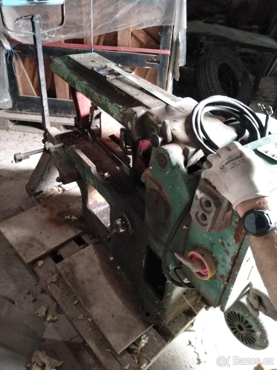 Pila na kov české výroby - 3