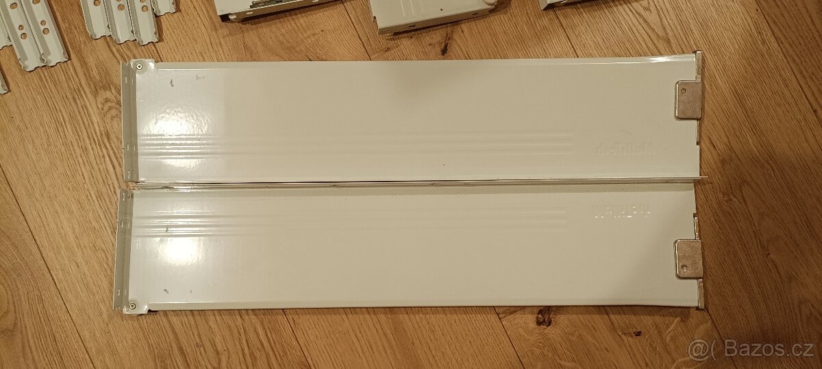 Hettich 9127901 Multitech, bílá zásuvka - 4 sady - 3