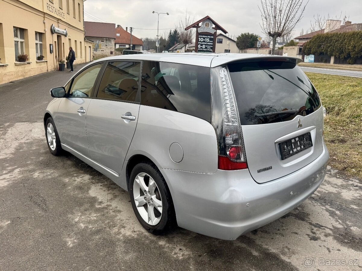 Mitsubishi Grandis, 2.4i 121kW.Klima.7míst - 3