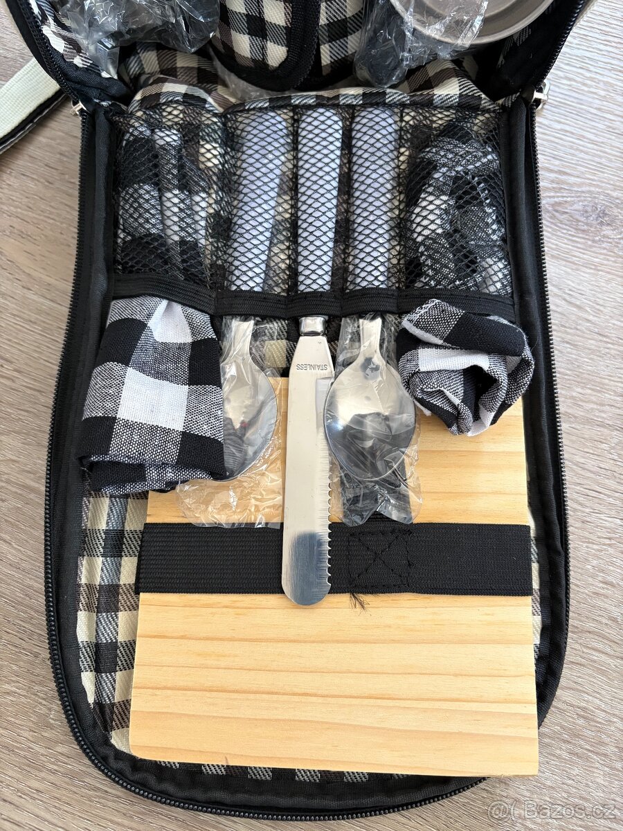 Piknikový batoh s termoskou a doplňky - 3