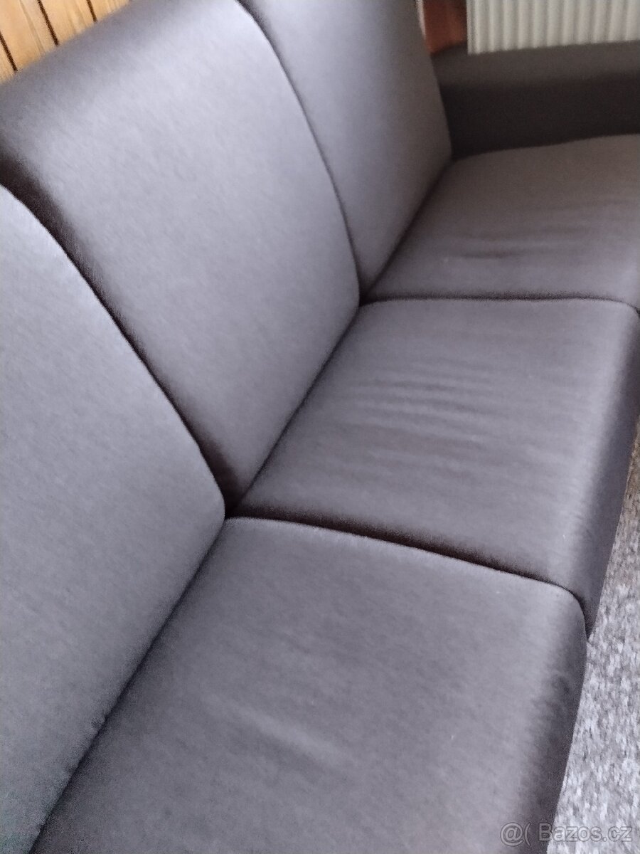 Prodám rozkládací pohovka s úložným prostorem - 3