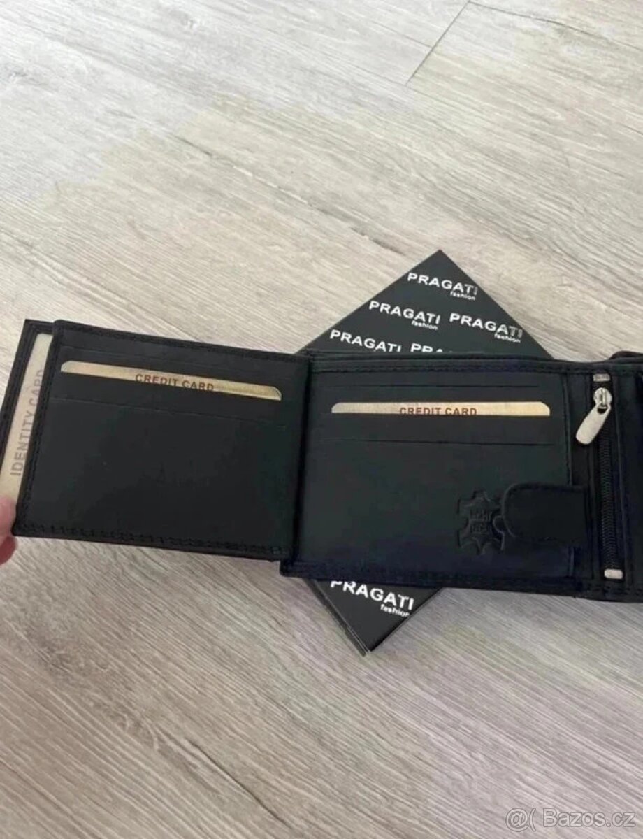 Kožená černá peněženka s přezkou - 3