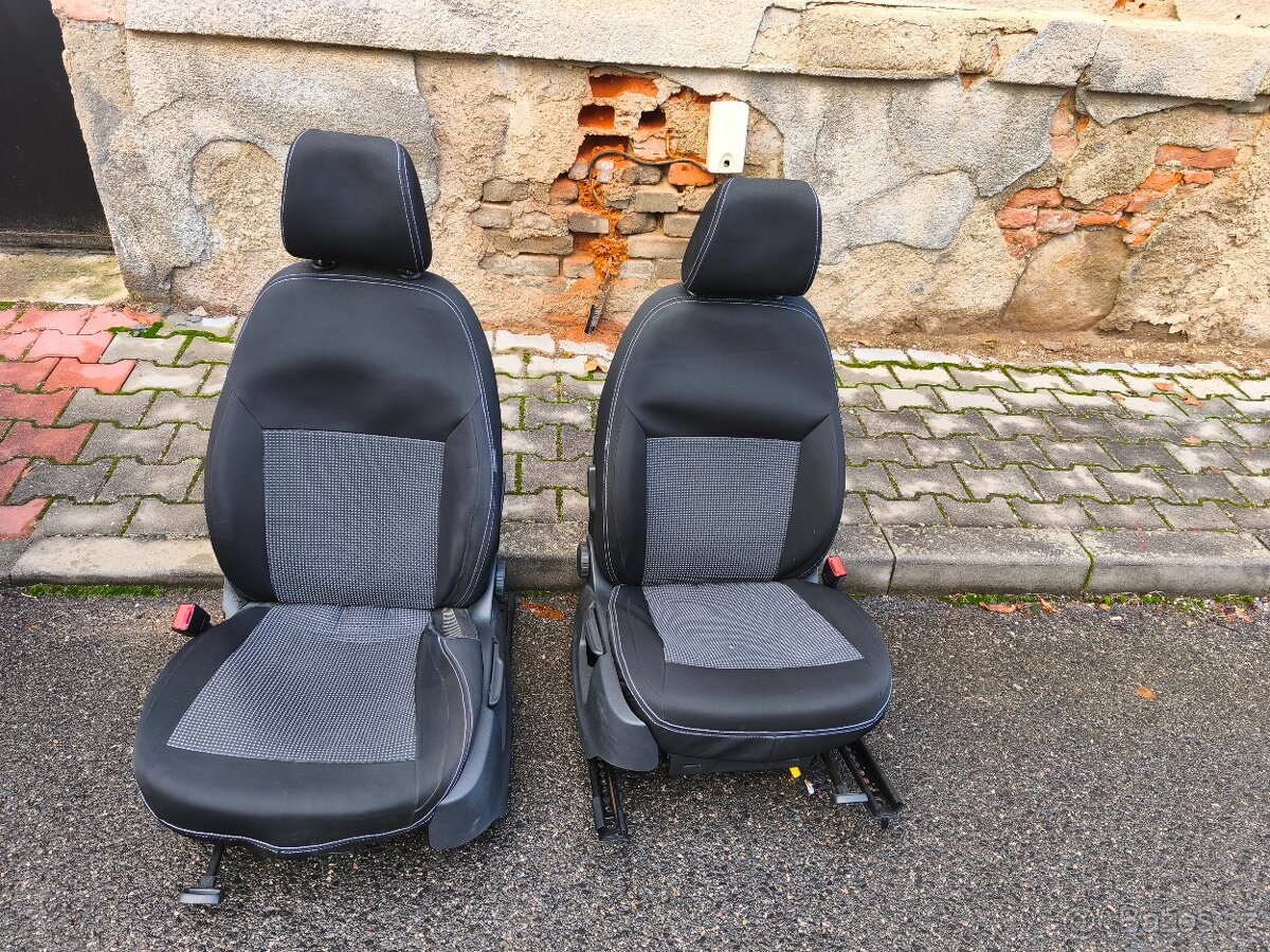 Prodám Vyhřívané sedačky Škoda Octavia III - 3