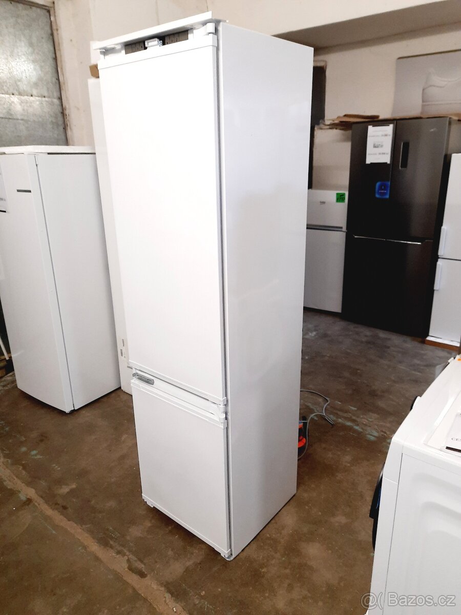 Nová vestavná lednice Grundig, výška 193 cm ZÁRUKA - 3