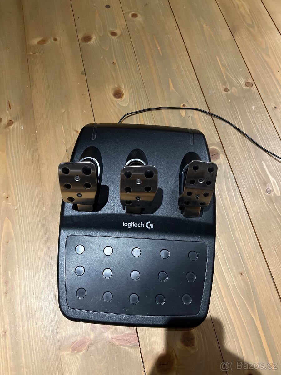 LOGITECH G920 volant, pedály a řadící páka - 3