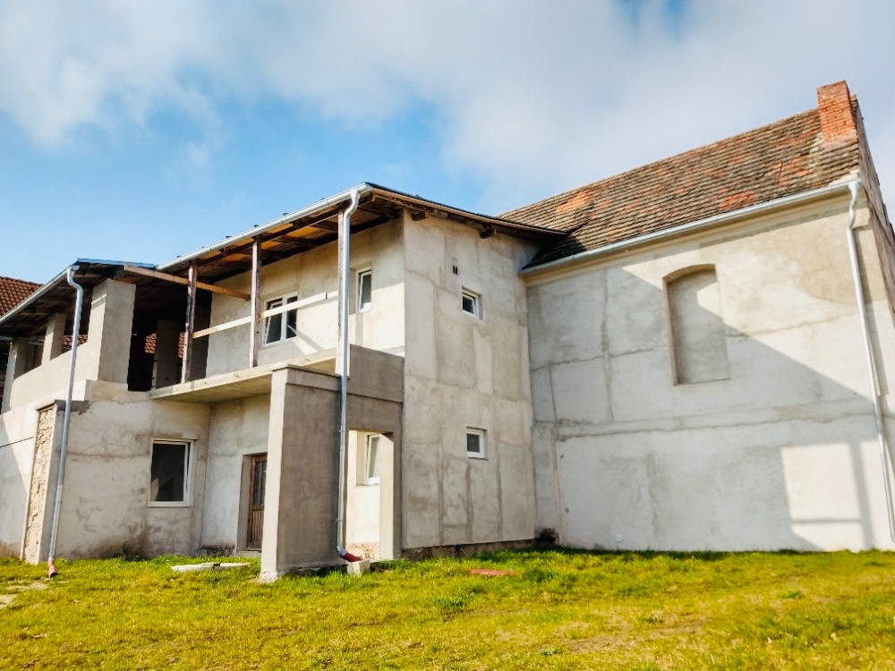 Dům 320m2, pozemek 950 m2 - 3