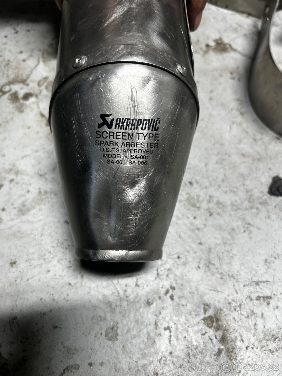 Výfuk Akrapovič - 3