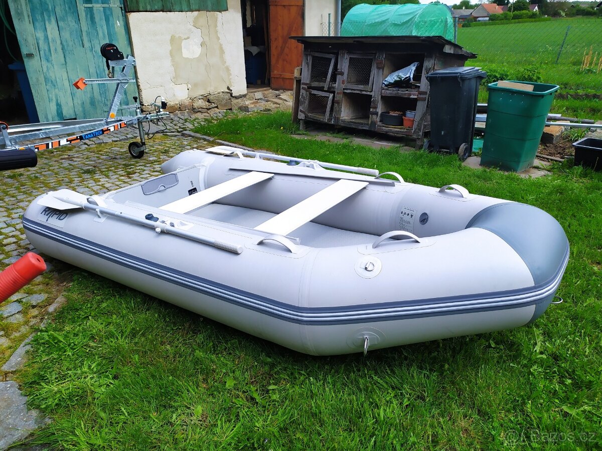 Nafukovací člun s motorem - 3