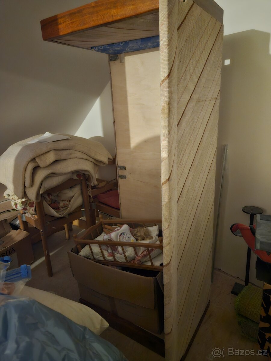 Starší nábytek - 3