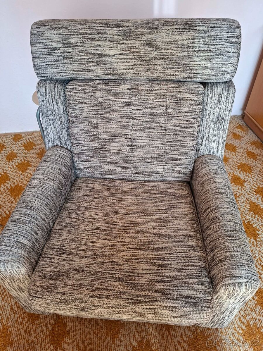 Sedačka s křesly a stolem - 3