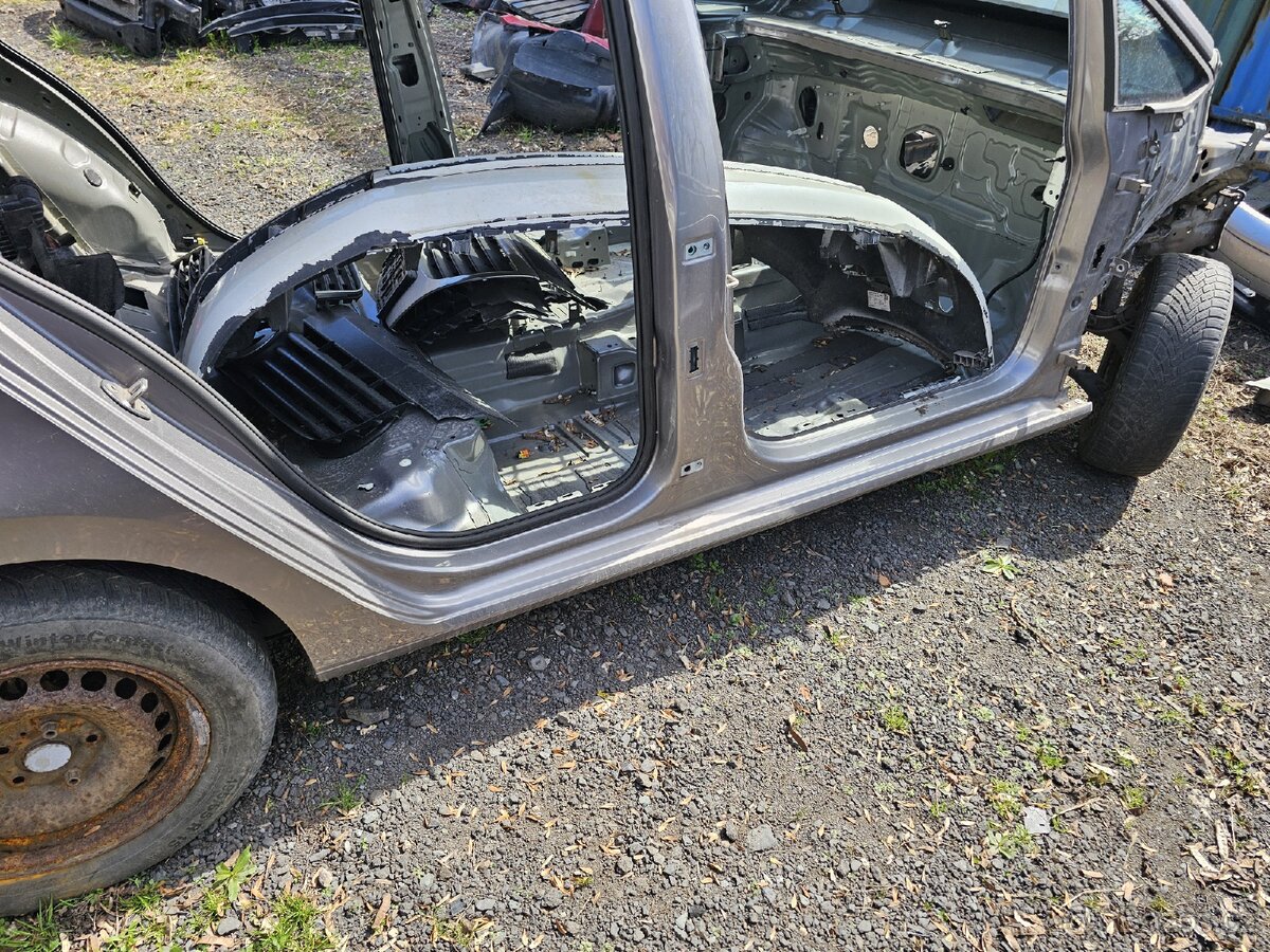 Kastle, skelet VW Golf VII Sportsvan - 3