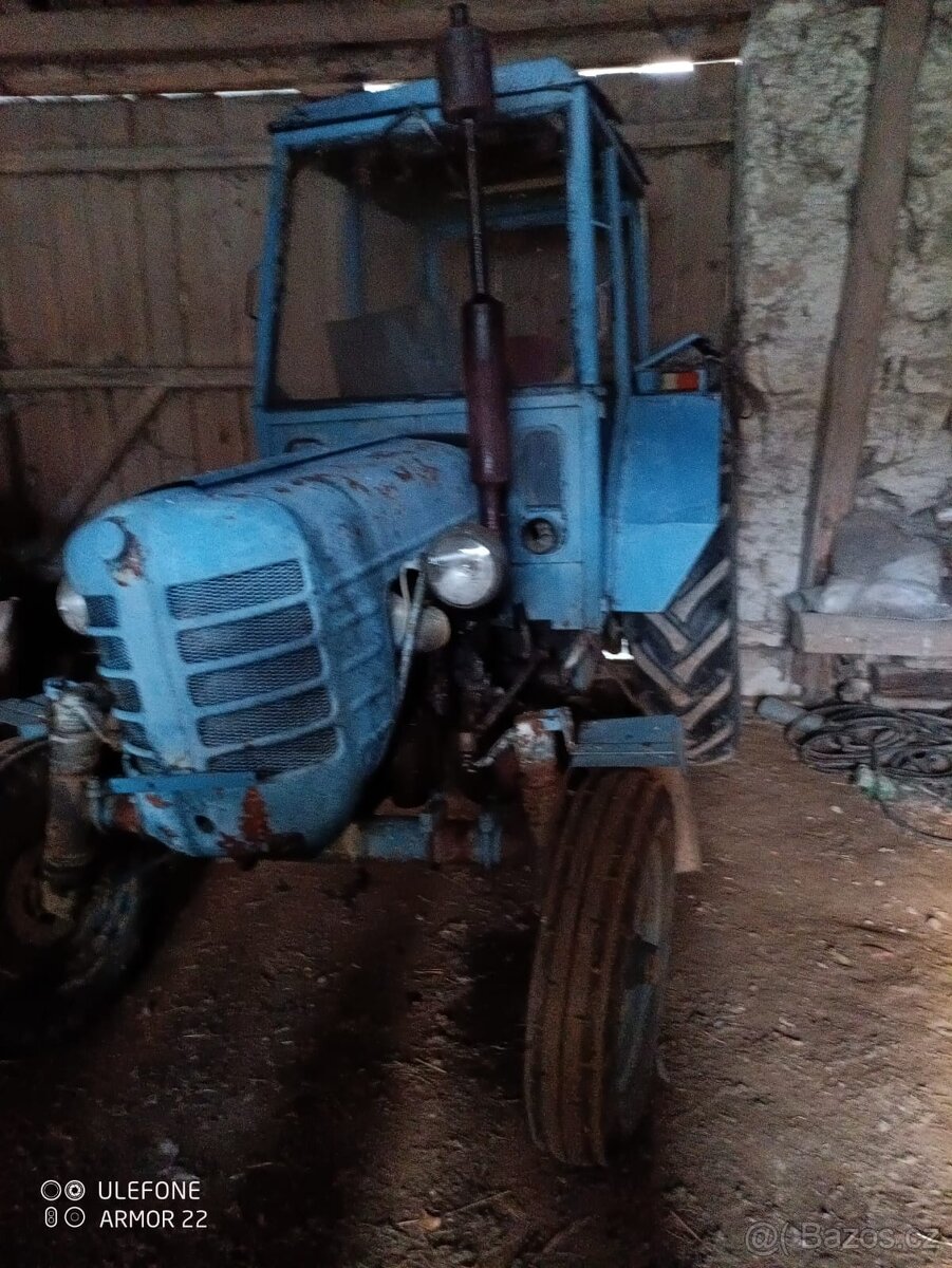 Prodám traktor Zetor 4011.bez tp. - 3