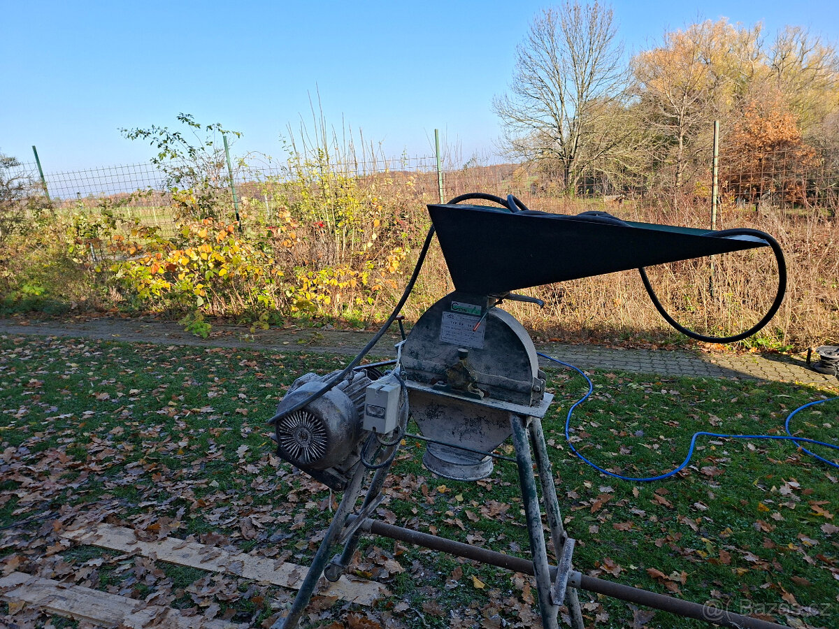 Kladívkový šrotovník ŠK 300 - 3