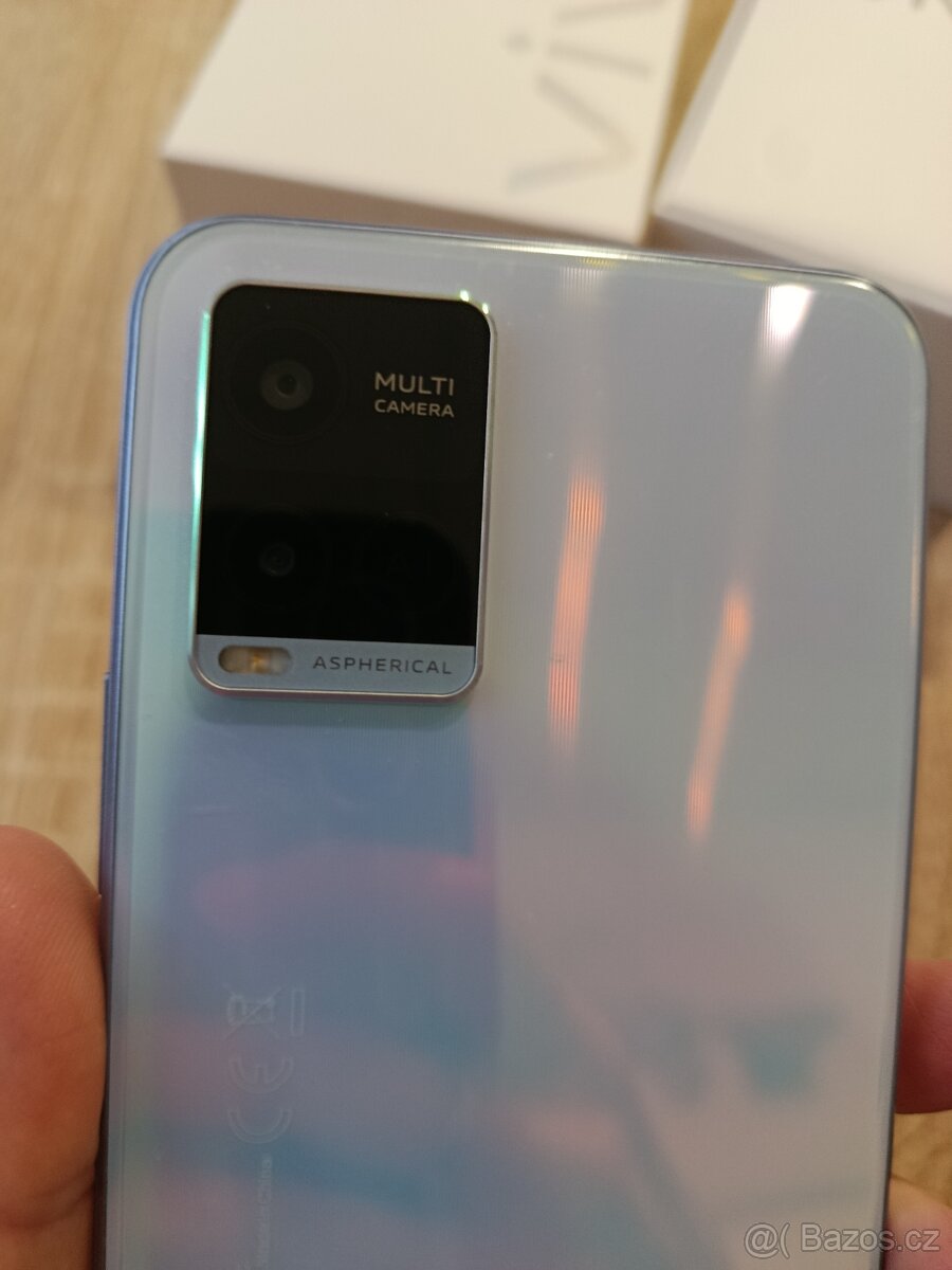 Mobilní telefon VIVO Y21 - 3