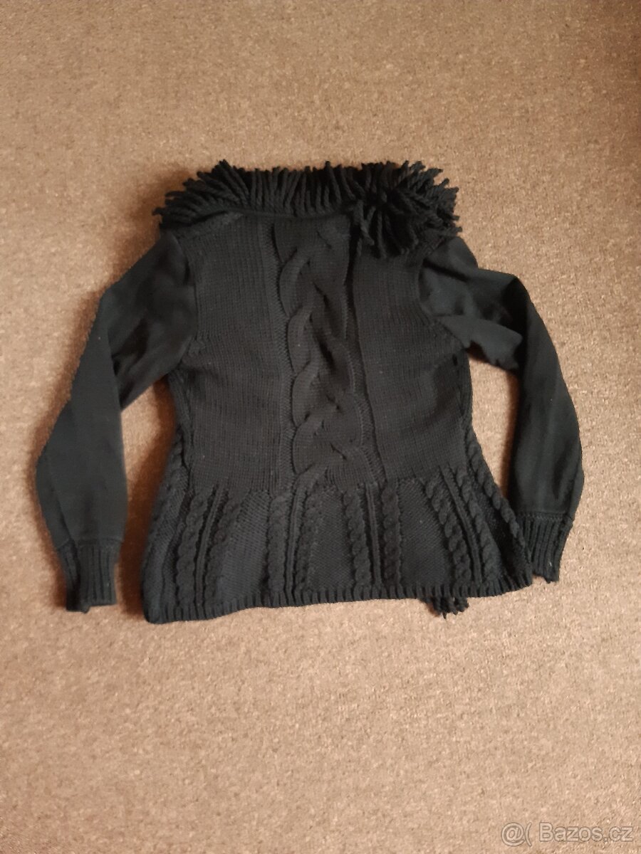 ČERNÝ VLNĚNÝ SVETR - 3