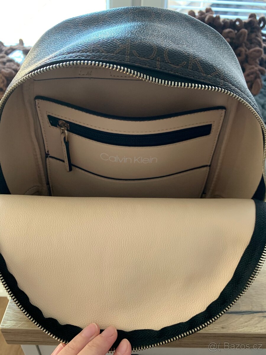 Dámský batoh Calvin Klein monogram hnědý - 3