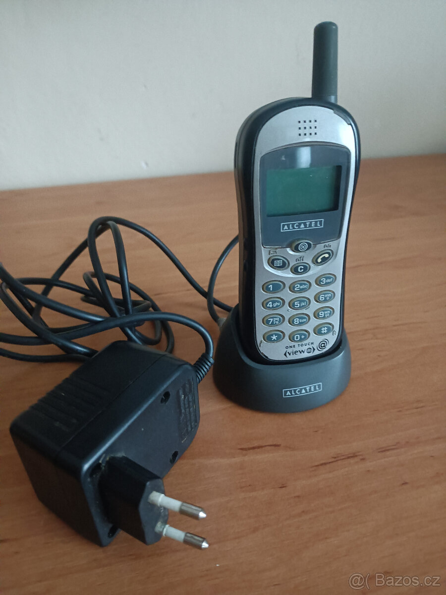 Staré tlačítkové telefony - různé značky - 3