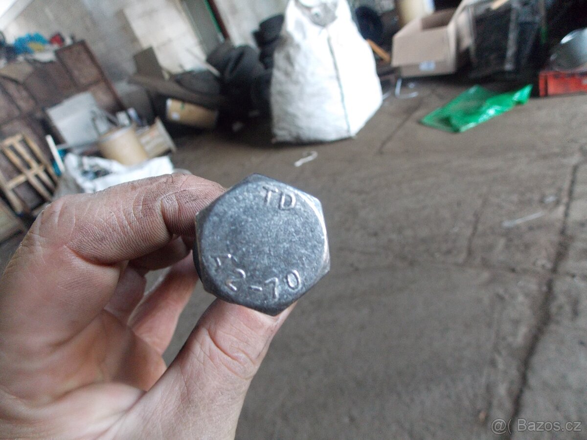 Nerezové šrouby matky a podložky - 3