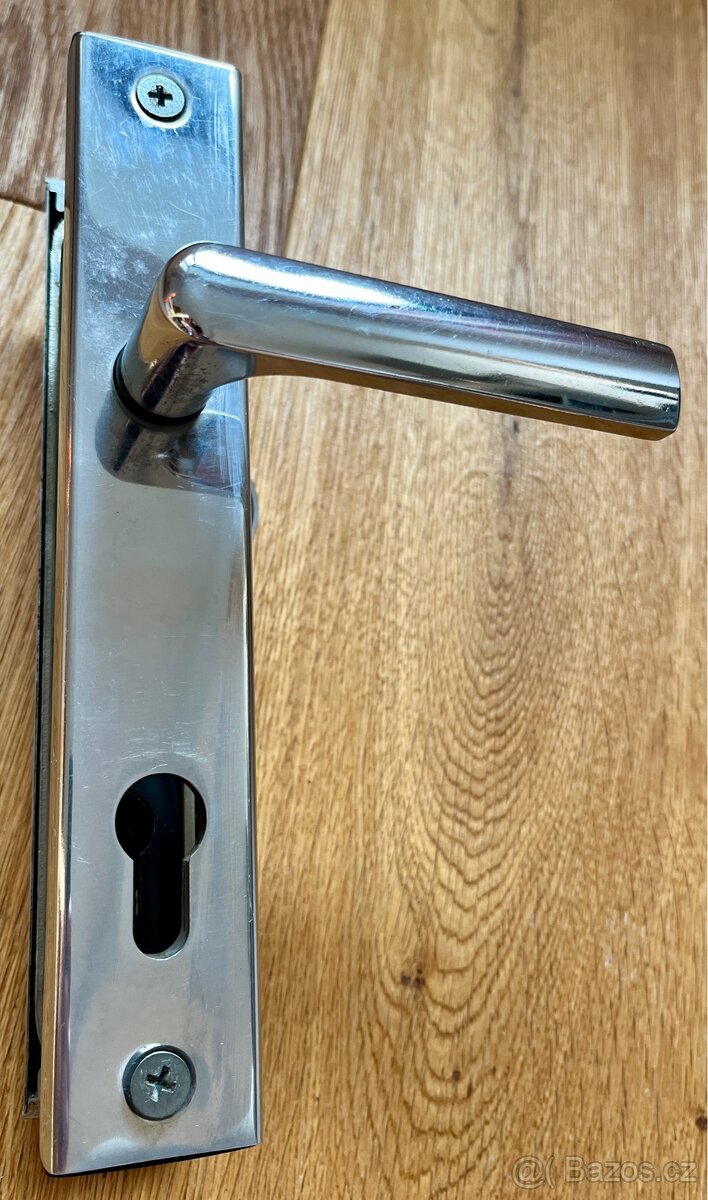 Bezpečnostní kování s krytem vložky R1 - Madlo hranaté - 3