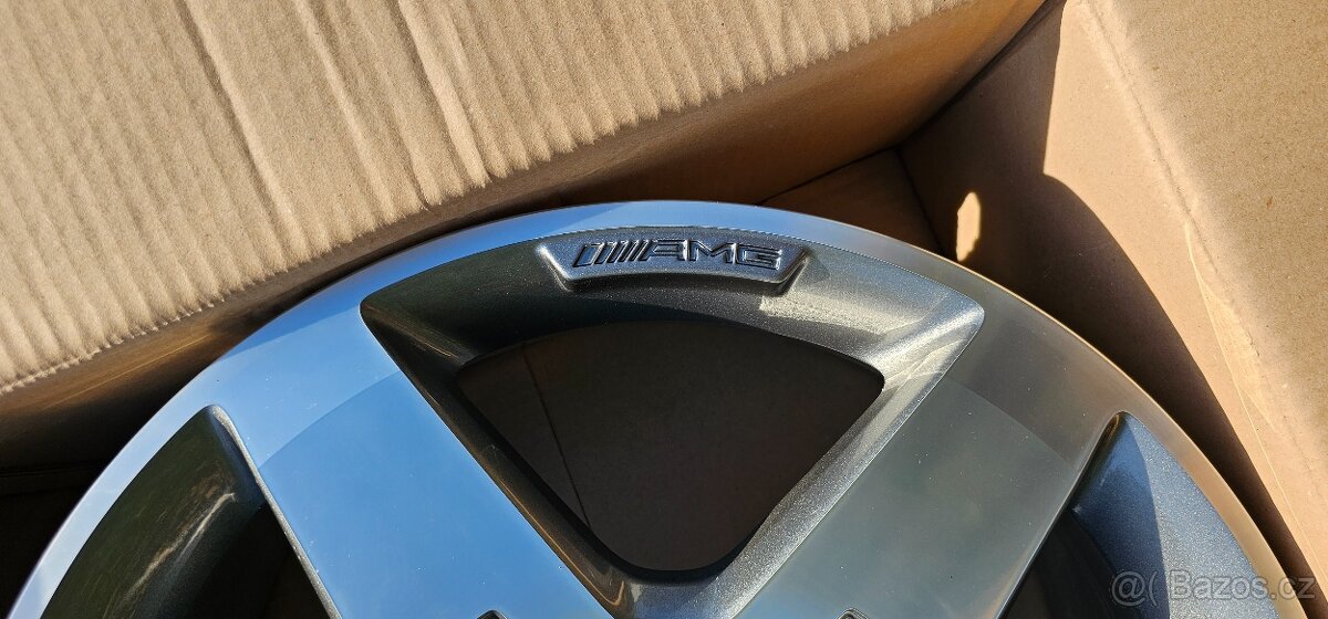 Nové kolo Mercedes AMG GLA 18" - sleva 62% - 3