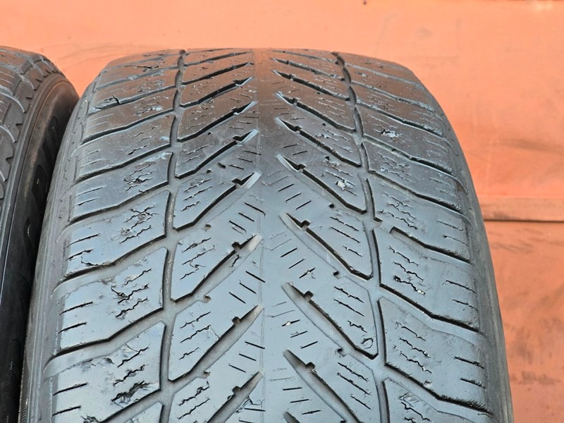 Zimní Goodyear 255/55/18 - 3