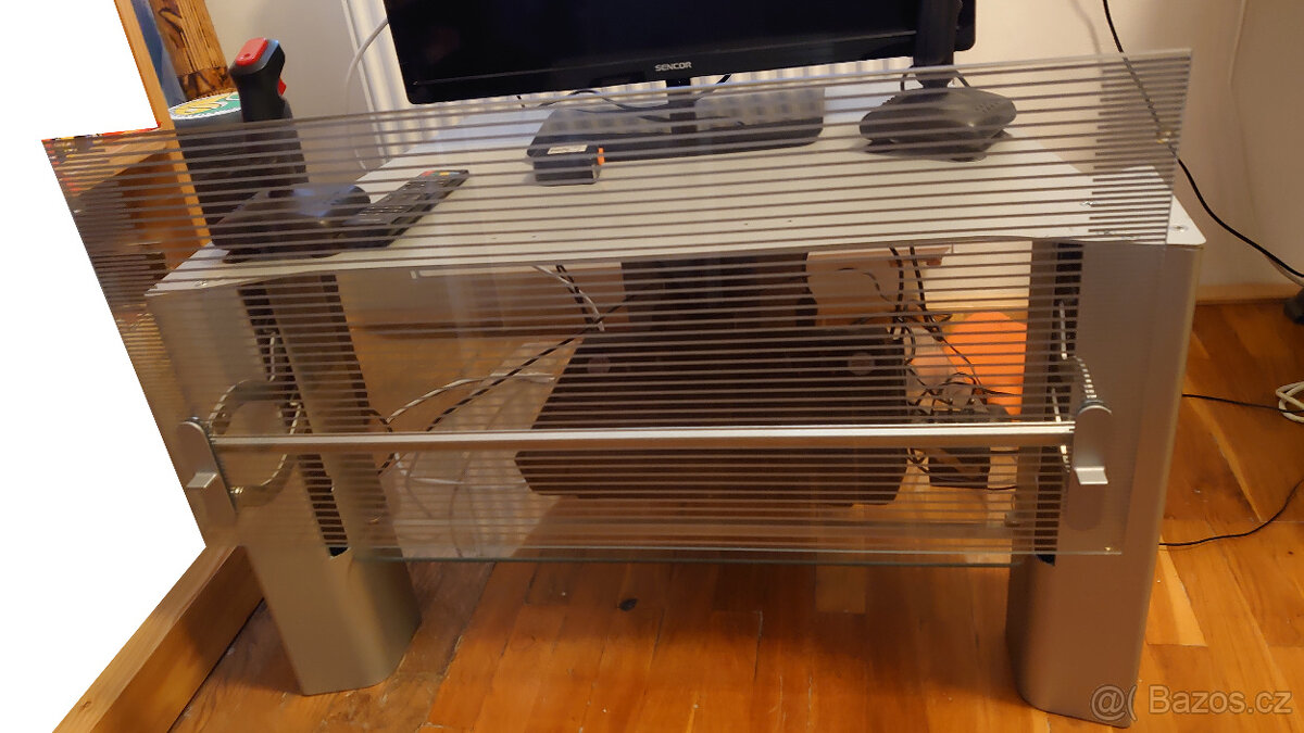 Televizní stolek SONY - 3