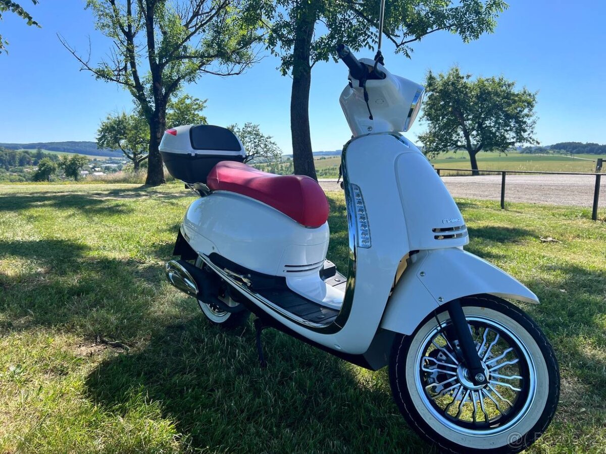 Skútr BUFFLER SR125N - 3