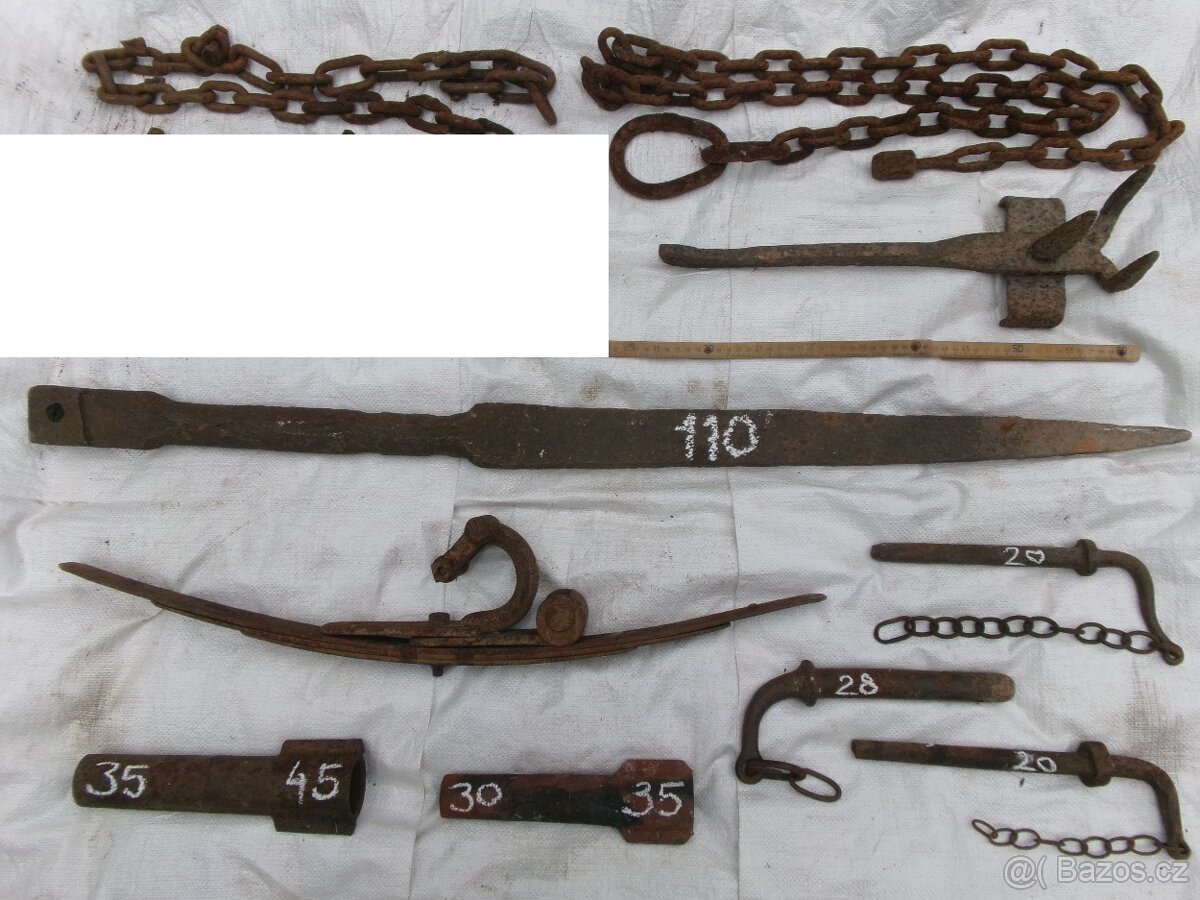 prodám díly z koňského kočáru. Nádrže na PHM, odčerpávací ru - 3