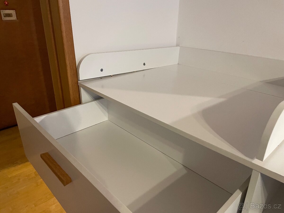 Přebalovací pult - 3