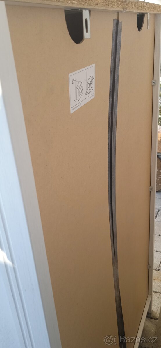 Bílá komoda se zásuvkami - 3