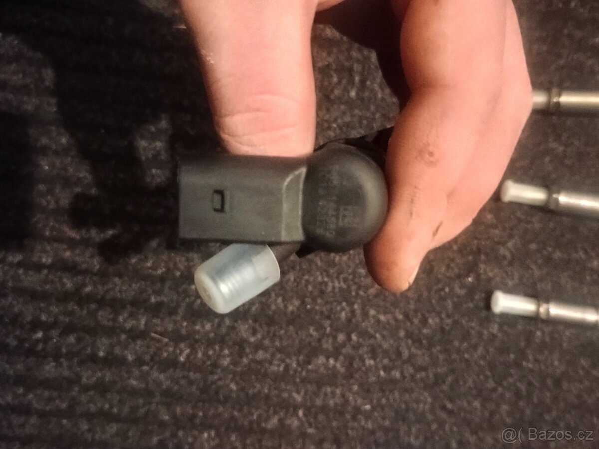 Použité vstřiky PSA 2.0D - 3