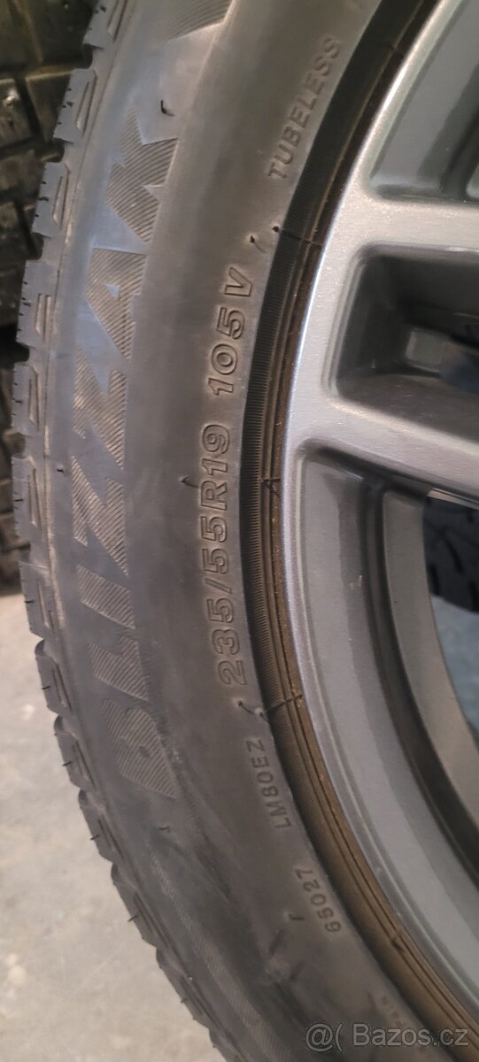 235/55/R19 105V Lexus RX - 3